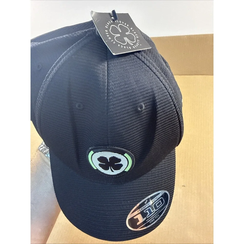 Black Clover Hat Men Black Golf Live Lucky SnapBack. NWT. ( Smooshed Front)